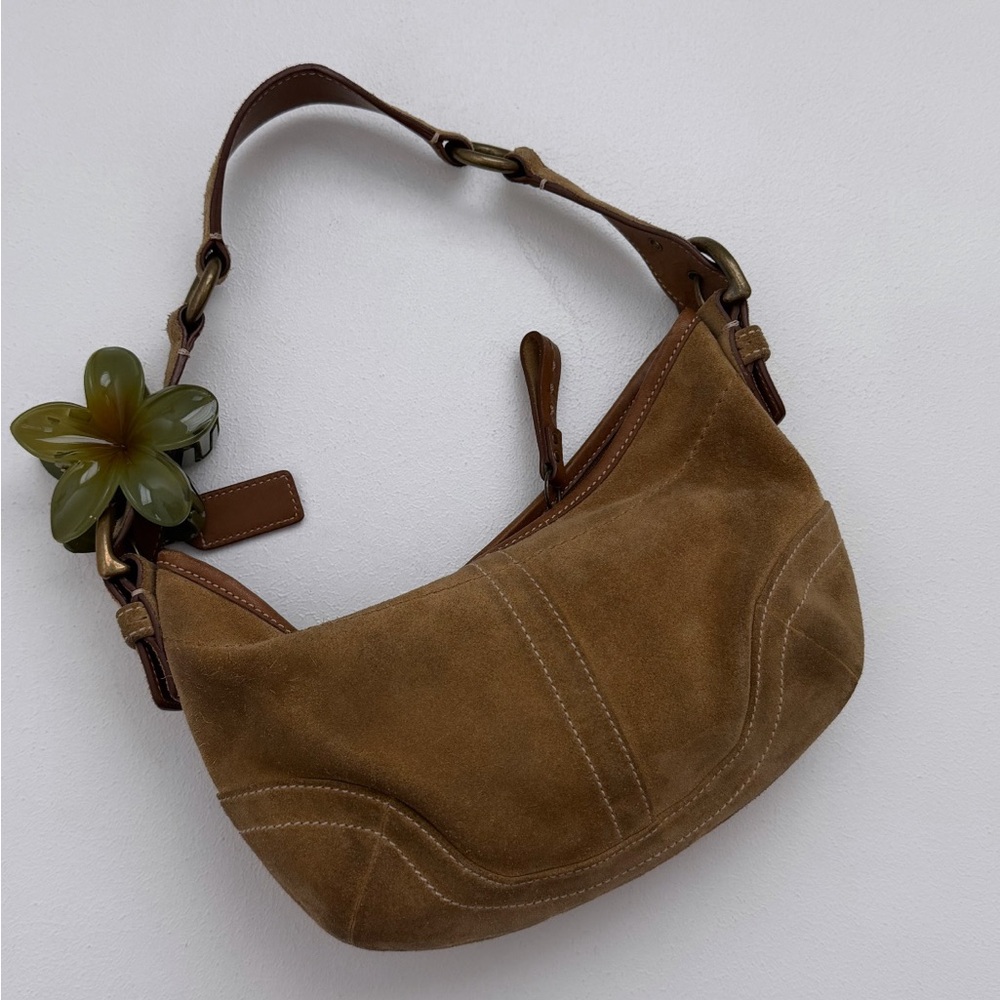 Vintage Coach Soho Tan Suede Hobo
Shoulder Bag 9658 Y2K Buckle Strap - Picture 5 of 9